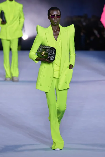 Look 1